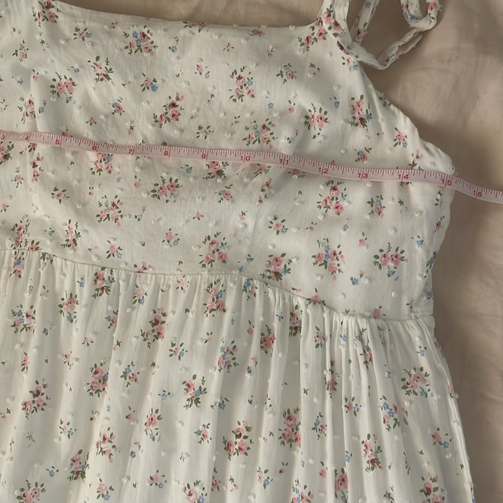Storia White Floral Midi Dress - Picture 2 of 9